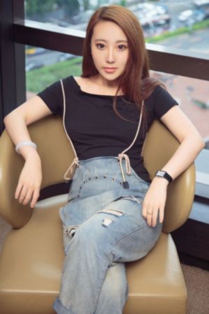 年轻的女教师理论片免费观看_BD韩语完整在线观看