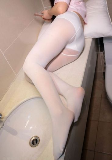 精品少妇人妻Av免费久久三叶草_高清直播在线观看